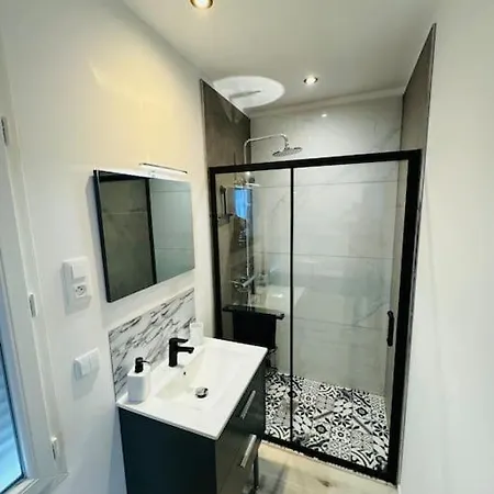 Lou Maluma Apartment *